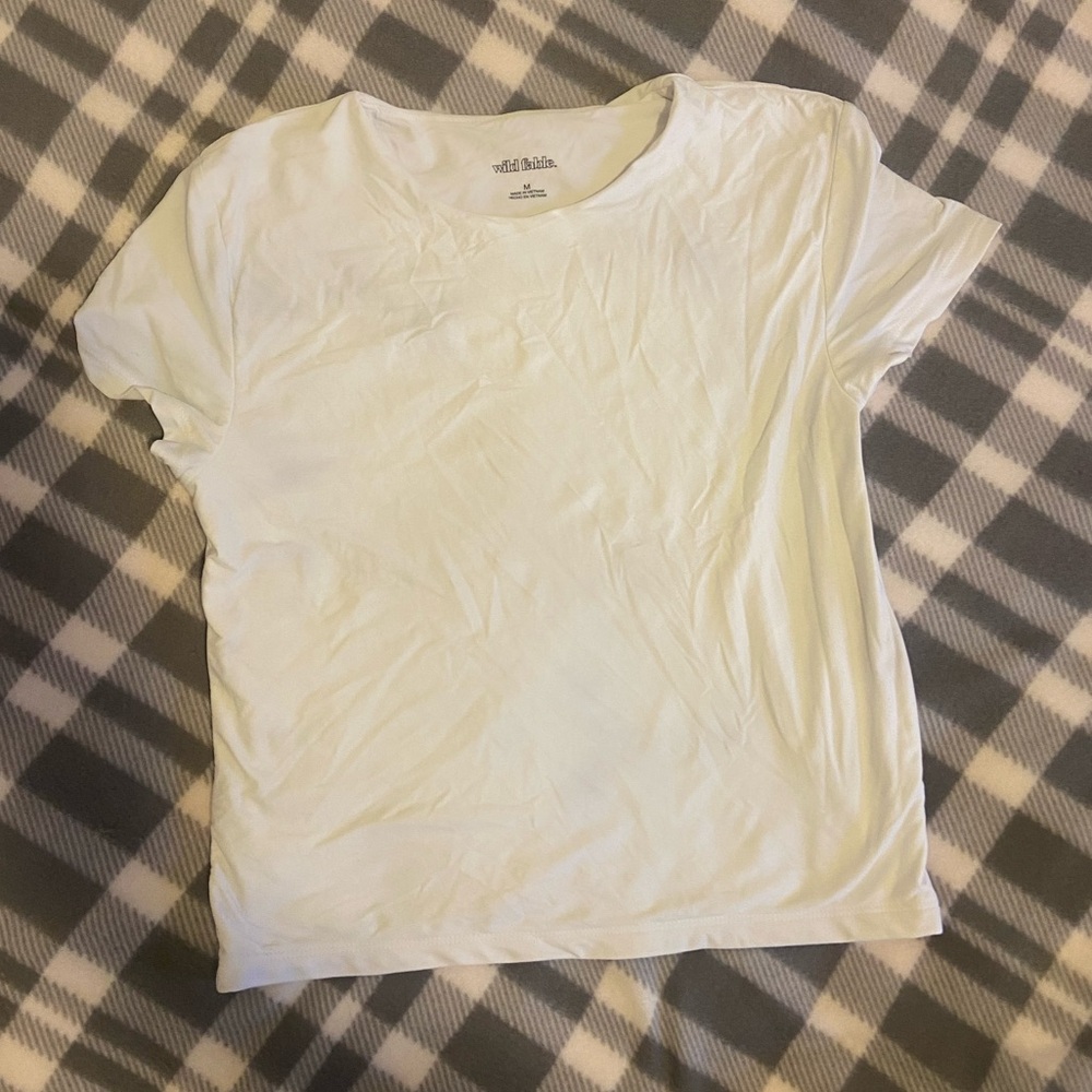 Tight cropped white short sleeve top